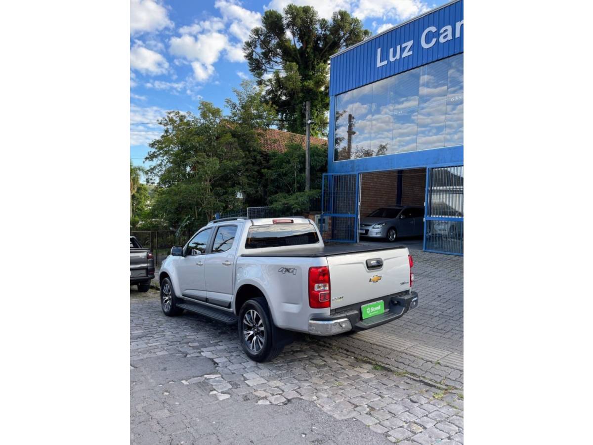 CHEVROLET - S10 - 2016/2017 - Prata - R$ 133.000,00