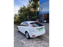 FORD - FOCUS - 2012/2012 - Branca - R$ 49.000,00