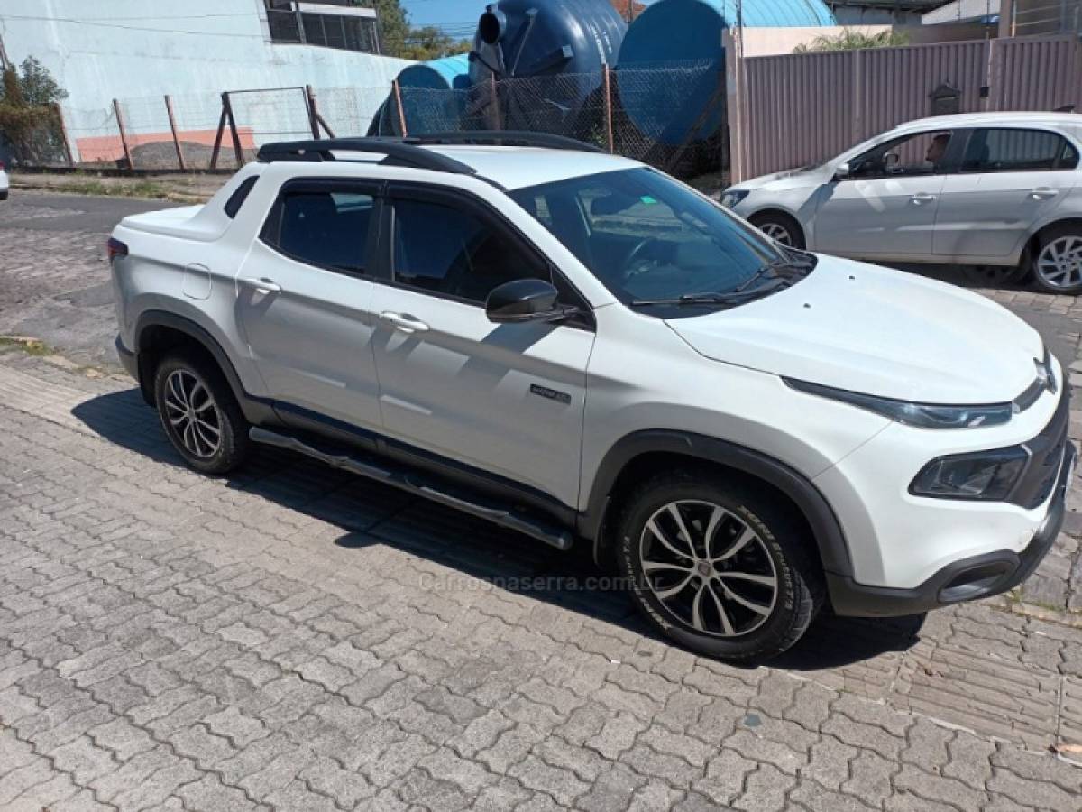 FIAT - TORO - 2019/2020 - Branca - R$ 122.000,00