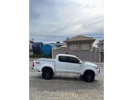 TOYOTA - HILUX - 2012/2013 - Branca - R$ 130.000,00