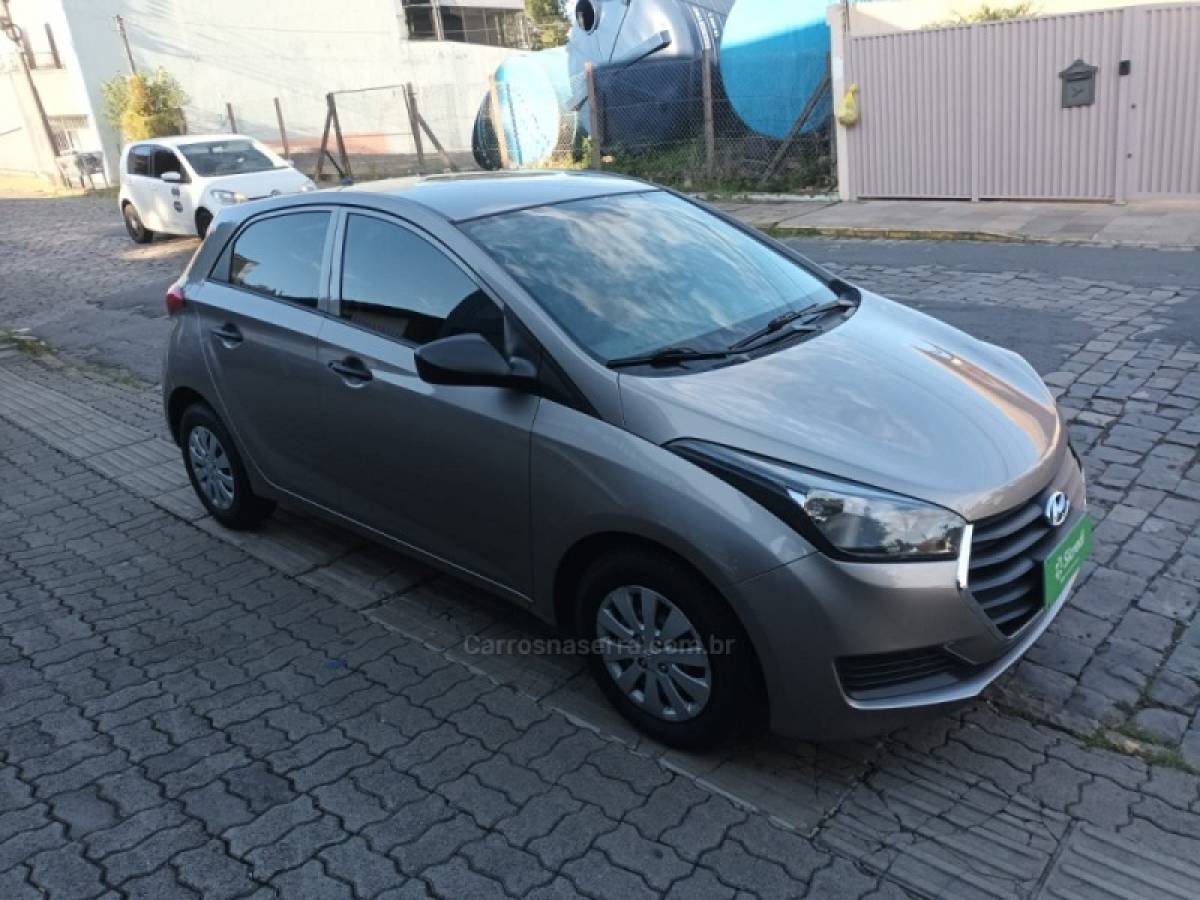 HYUNDAI - HB20 - 2018/2018 - Prata - R$ 55.000,00