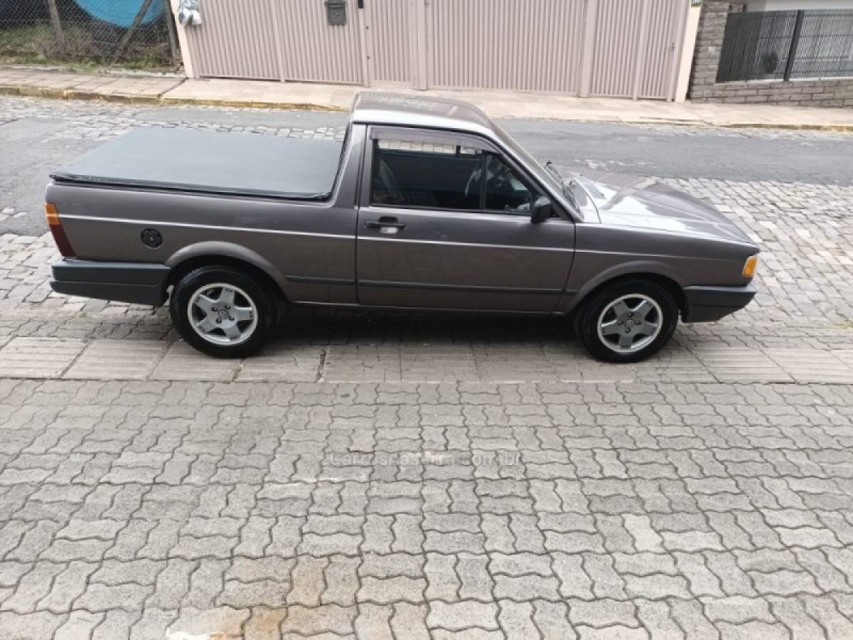 VOLKSWAGEN - SAVEIRO - 1995/1995 - Bege - R$ 32.000,00