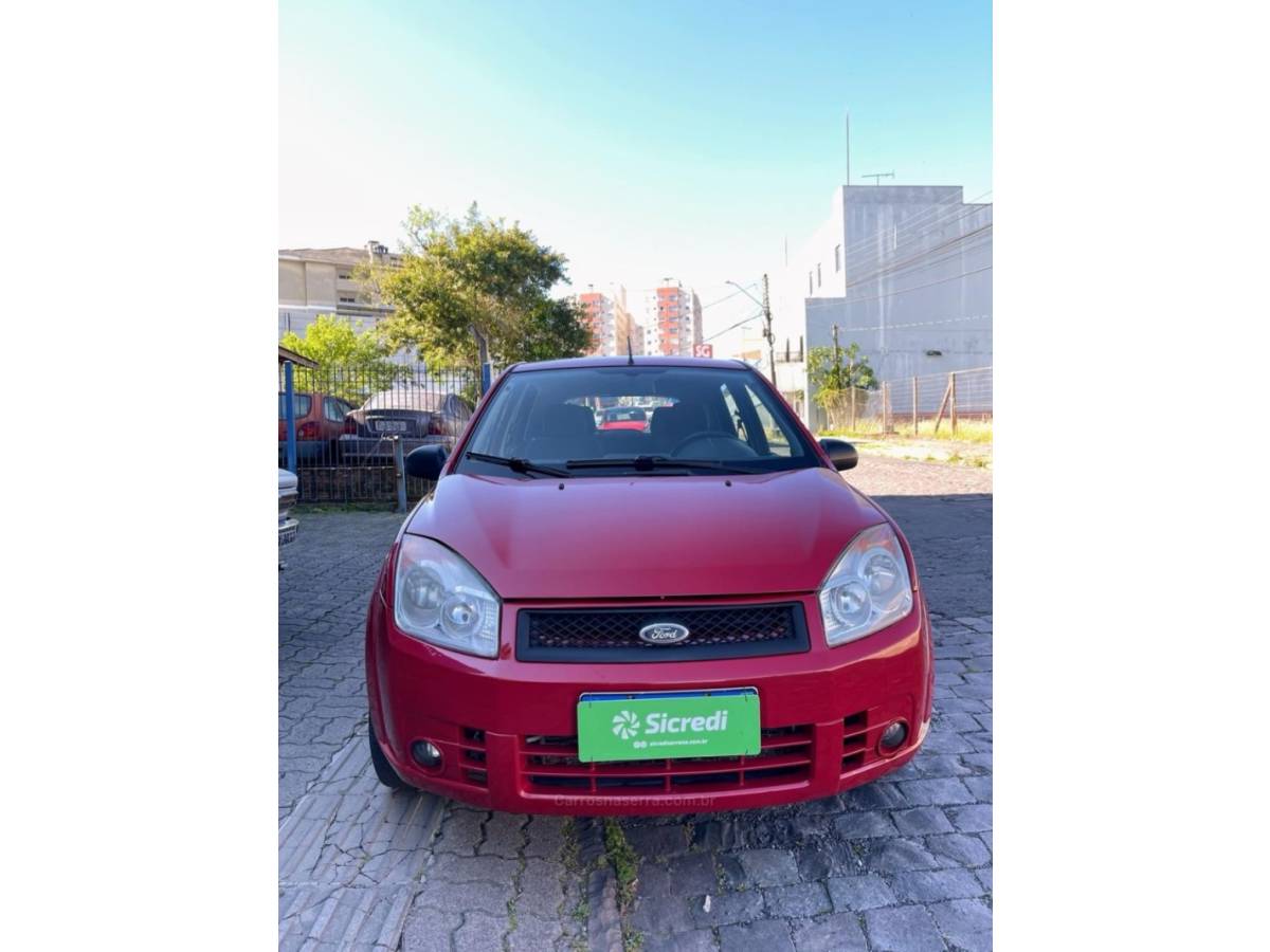 FORD - FIESTA - 2009/2010 - Vermelha - R$ 26.000,00