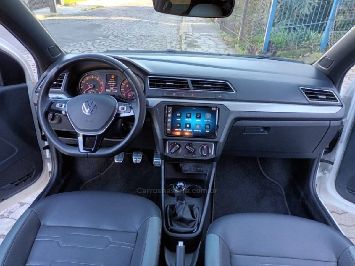 VOLKSWAGEN - SAVEIRO - 2024/2025 - Branca - R$ 111.000,00