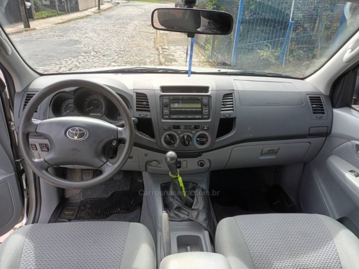 TOYOTA - HILUX - 2009/2009 - Prata - R$ 85.000,00