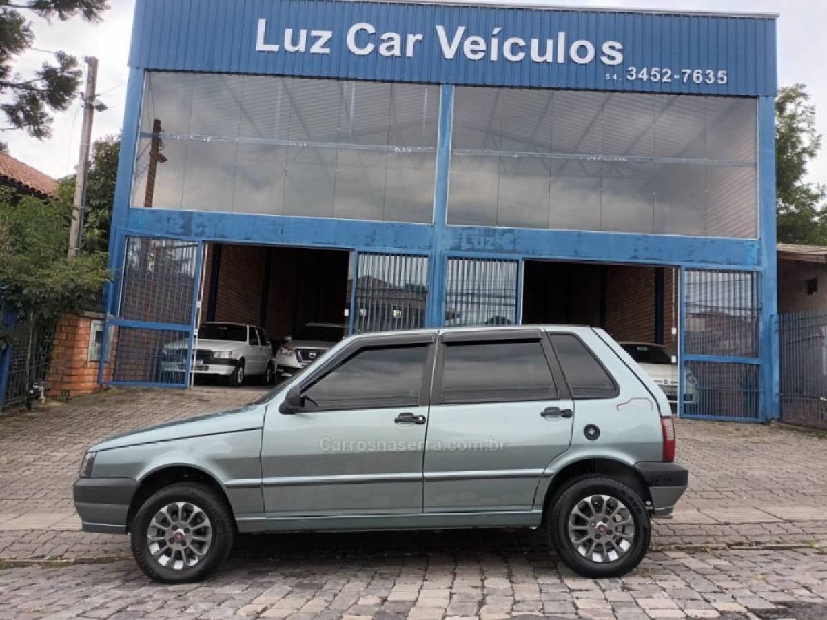 FIAT - UNO - 2013/2013 - Verde - R$ 38.000,00