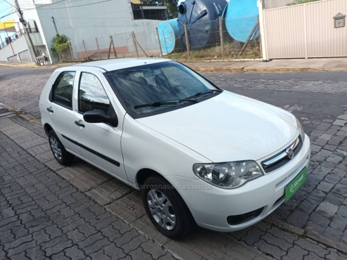 FIAT - PALIO - 2010/2011 - Branca - R$ 32.000,00