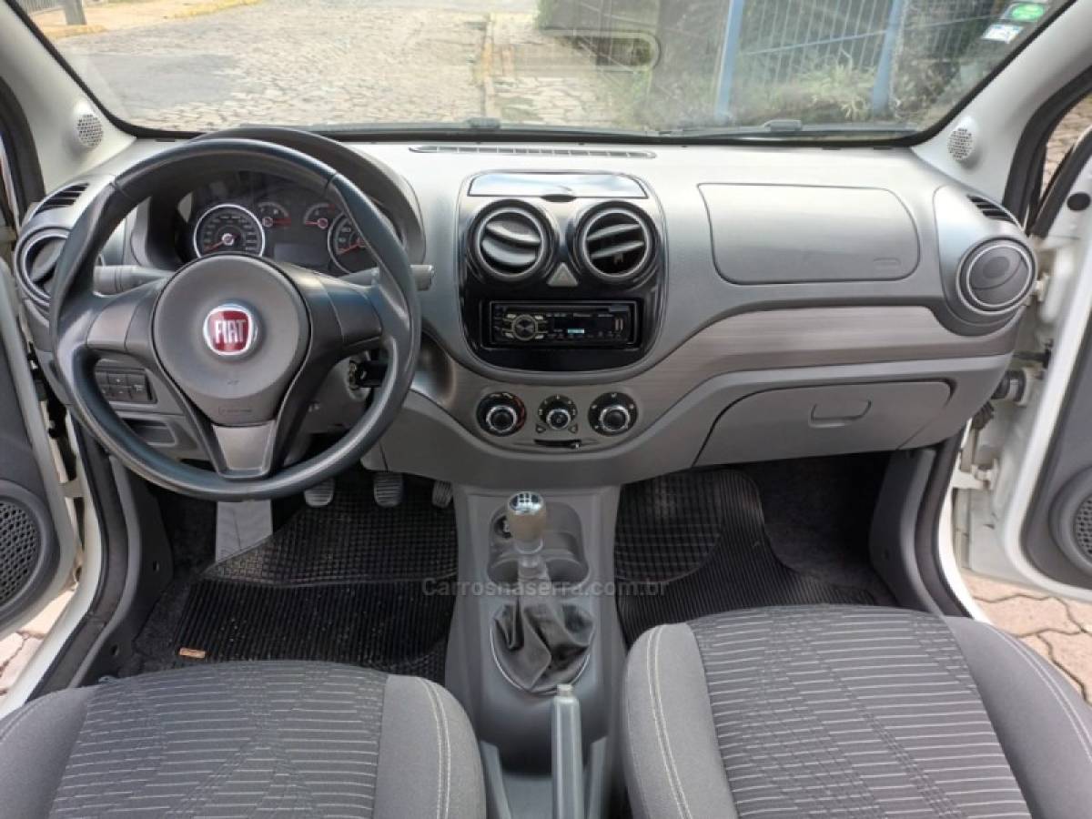 FIAT - PALIO - 2015/2016 - Branca - R$ 43.000,00