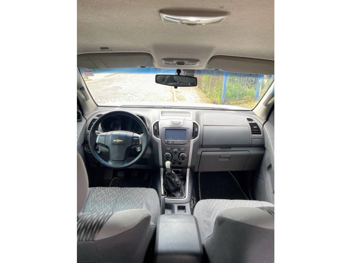 CHEVROLET - S10 - 2015/2015 - Branca - R$ 93.000,00