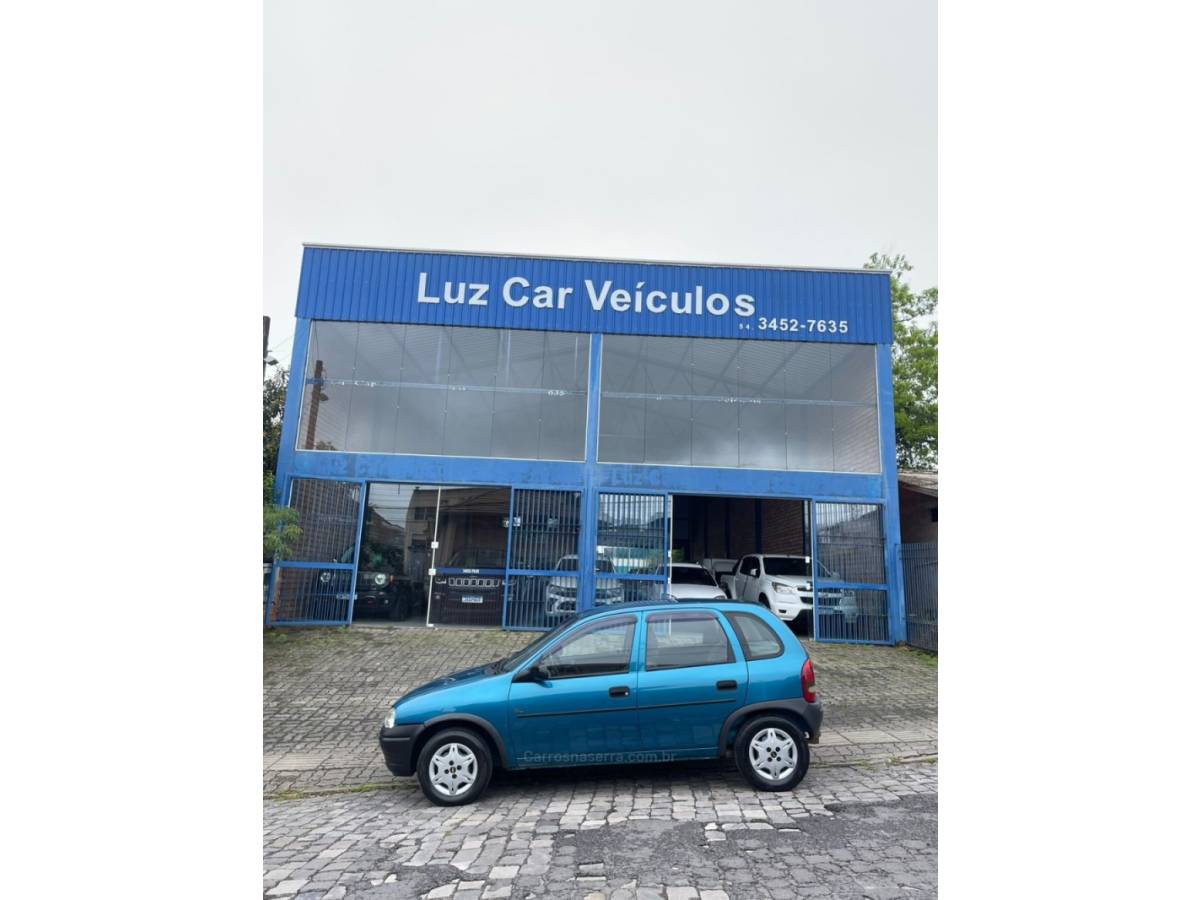 CHEVROLET - CORSA - 1995/1996 - Azul - R$ 18.000,00