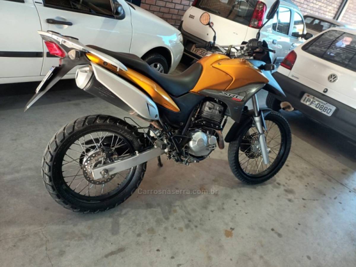 HONDA - XRE 300 - 2009/2010 - Amarela - R$ 16.500,00