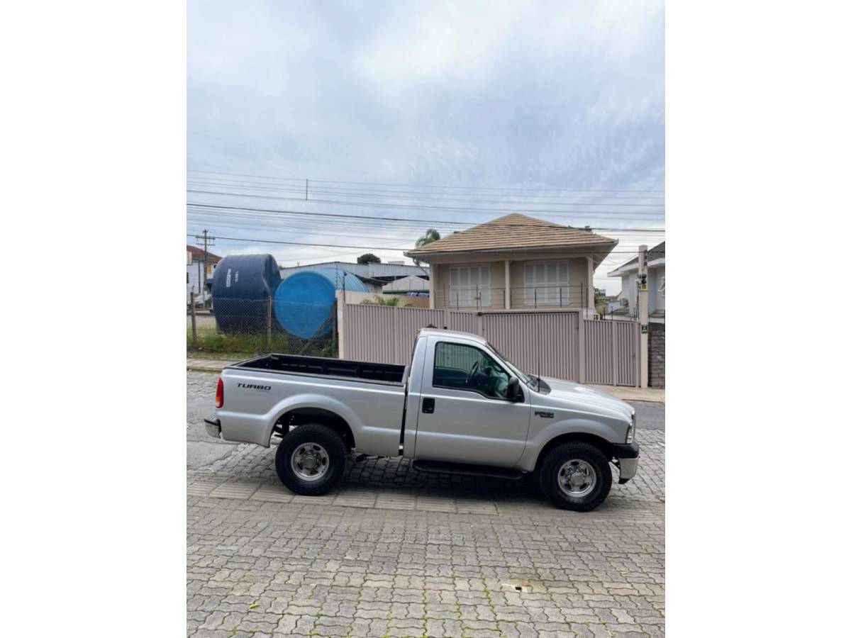 FORD - F-250 - 2000/2000 - Prata - R$ 155.000,00