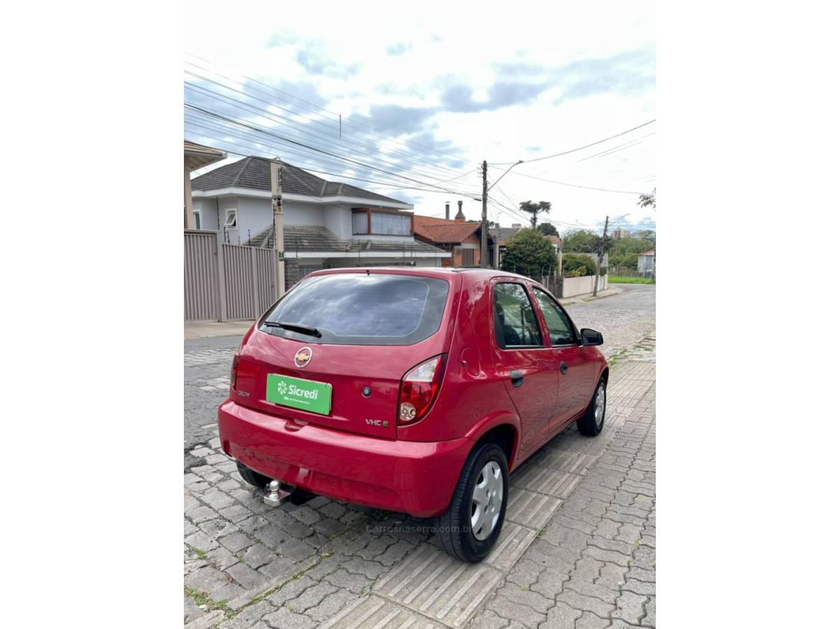 CHEVROLET - CELTA - 2010/2010 - Vermelha - R$ 27.000,00