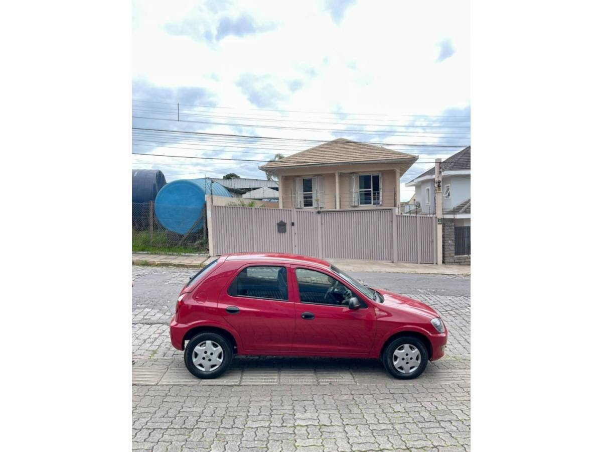 CHEVROLET - CELTA - 2010/2010 - Vermelha - R$ 27.000,00