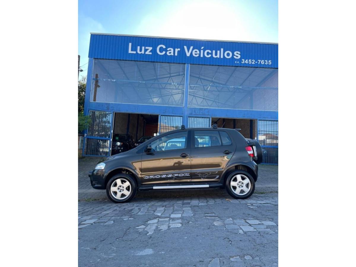 VOLKSWAGEN - CROSSFOX - 2007/2008 - Verde - R$ 34.900,00