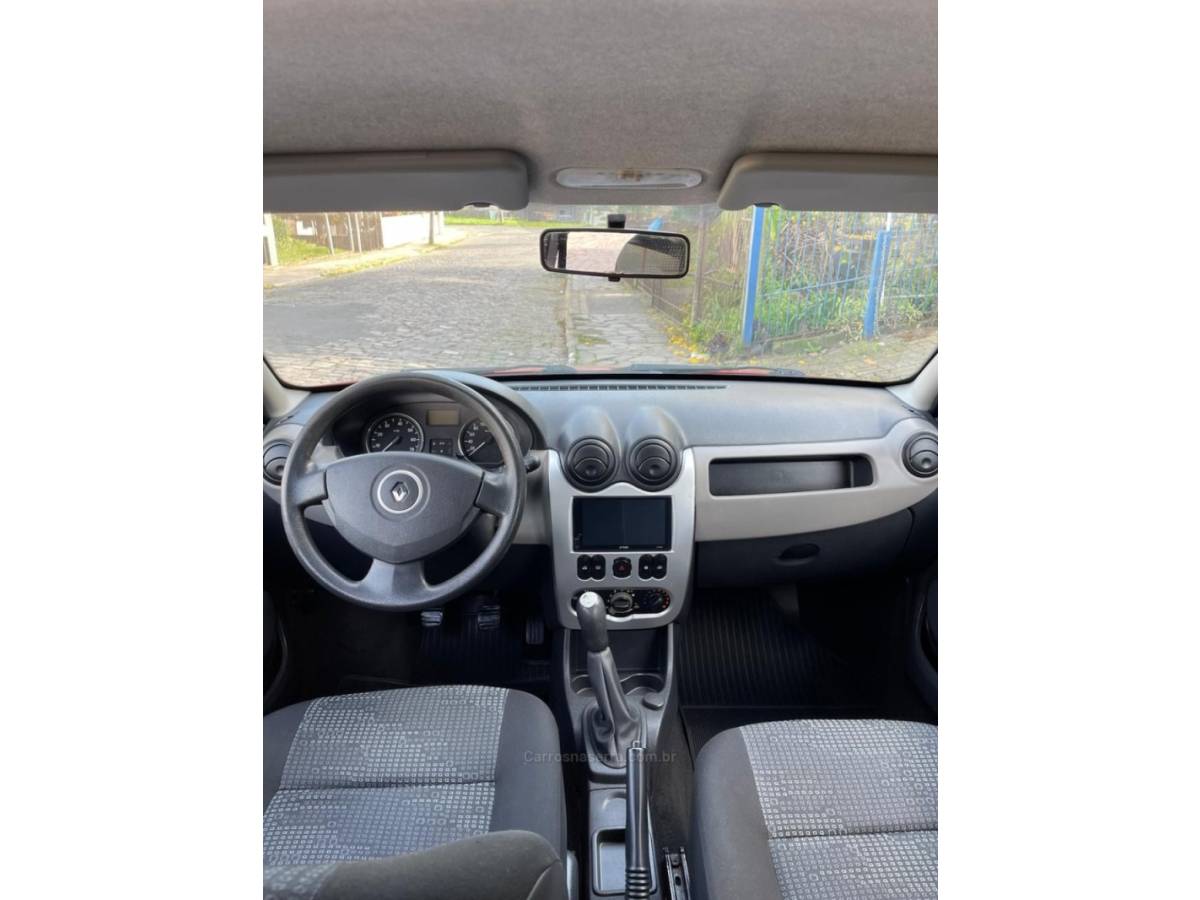 RENAULT - SANDERO - 2008/2009 - Vermelha - R$ 26.500,00