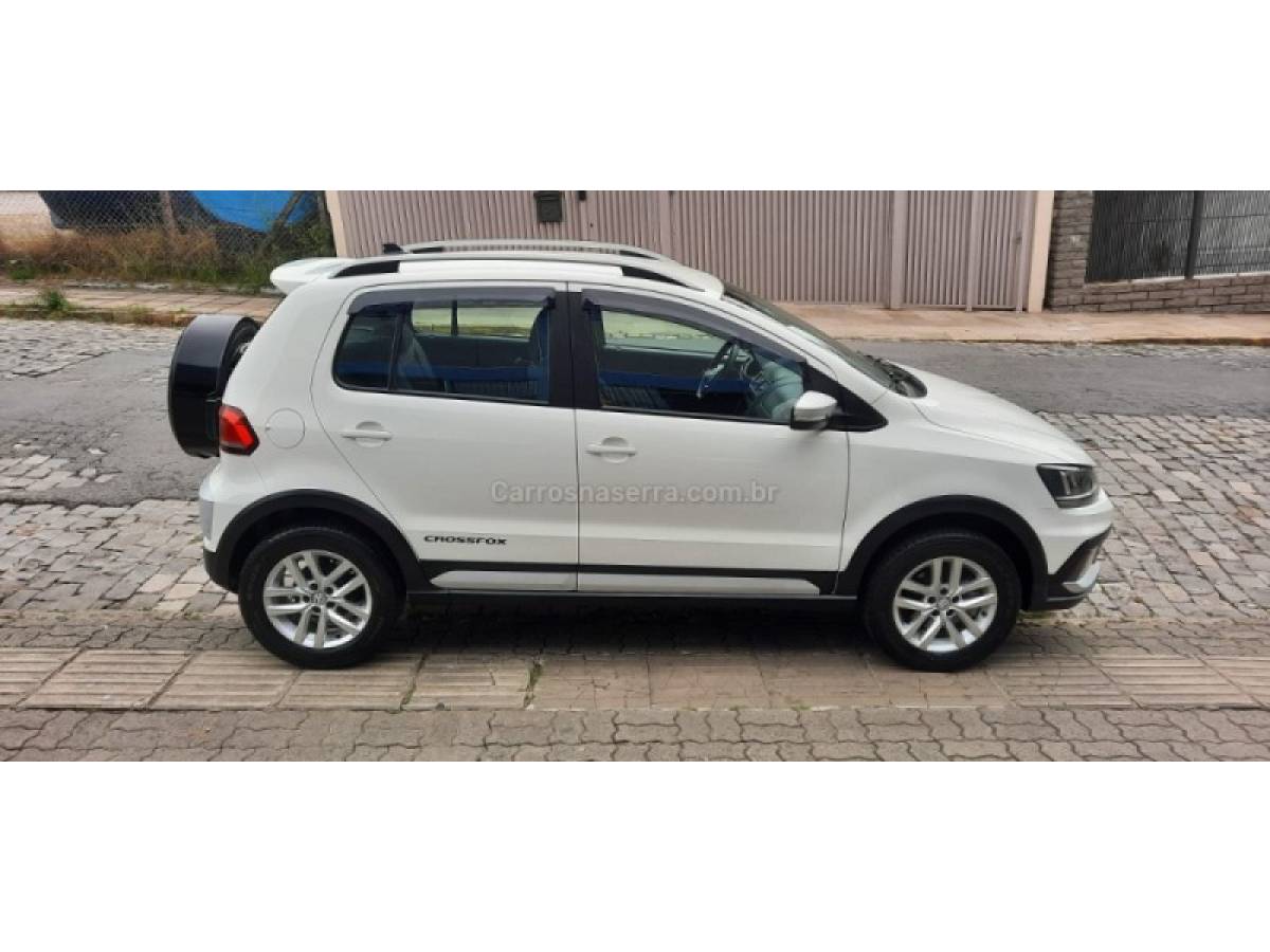 VOLKSWAGEN - CROSSFOX - 2015/2015 - Branca - R$ 56.900,00