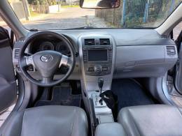 TOYOTA - COROLLA - 2010/2011 - Prata - R$ 57.000,00