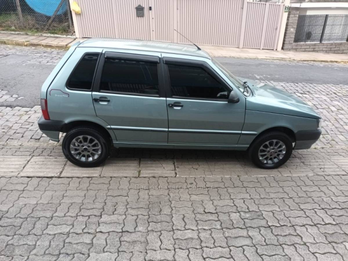 FIAT - UNO - 2013/2013 - Verde - R$ 38.000,00