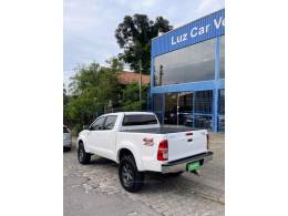 TOYOTA - HILUX - 2012/2013 - Branca - R$ 130.000,00