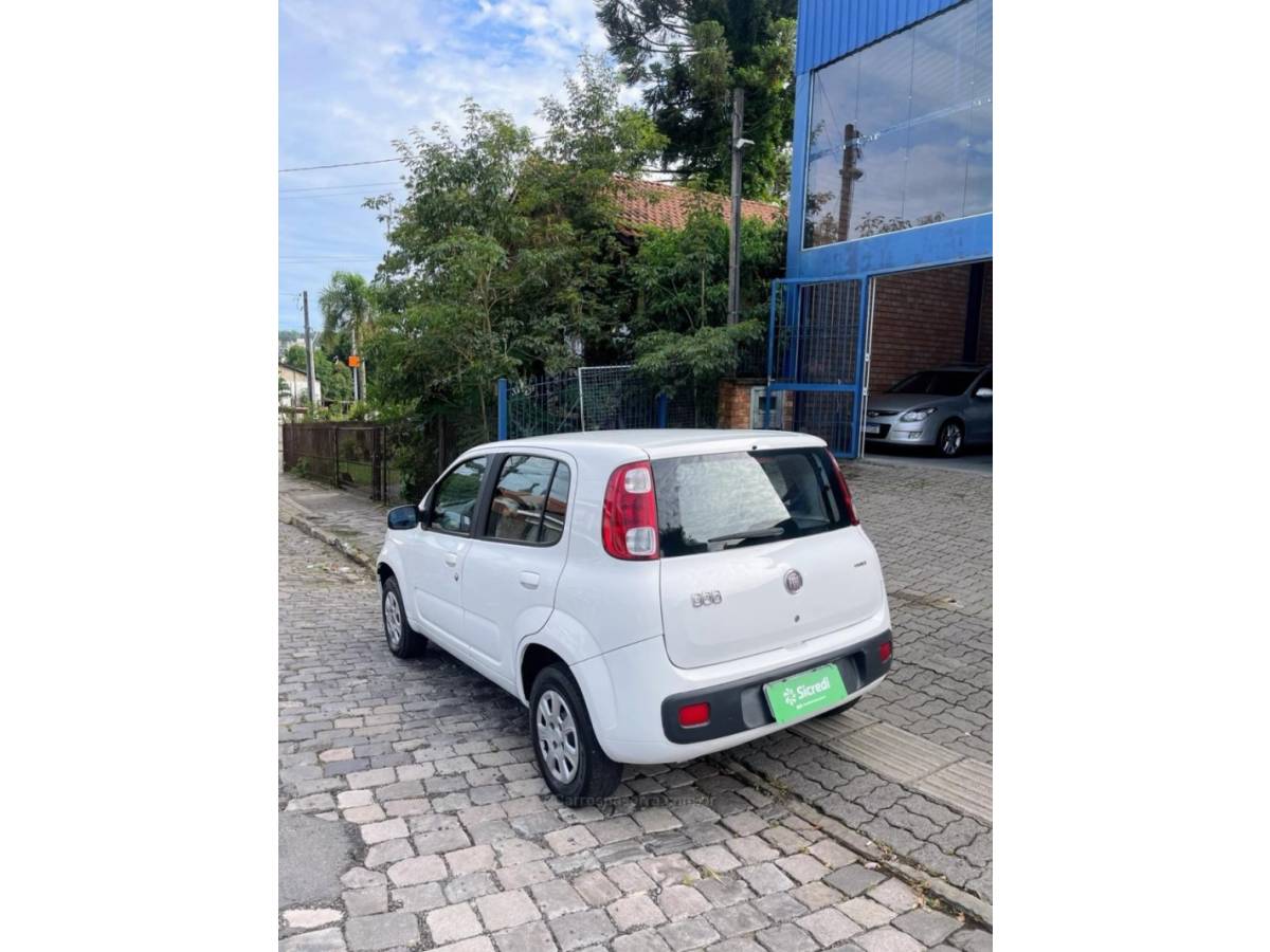 FIAT - UNO - 2011/2012 - Branca - R$ 27.000,00