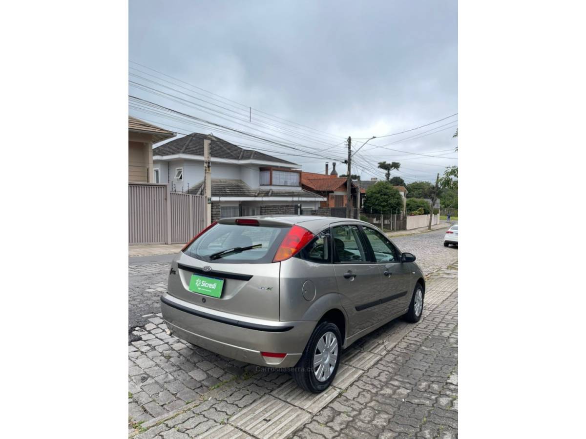 FORD - FOCUS - 2009/2009 - Prata - R$ 31.000,00