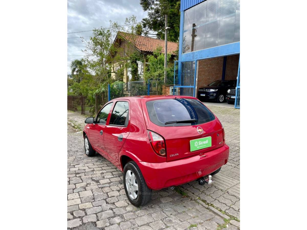 CHEVROLET - CELTA - 2010/2010 - Vermelha - R$ 27.000,00