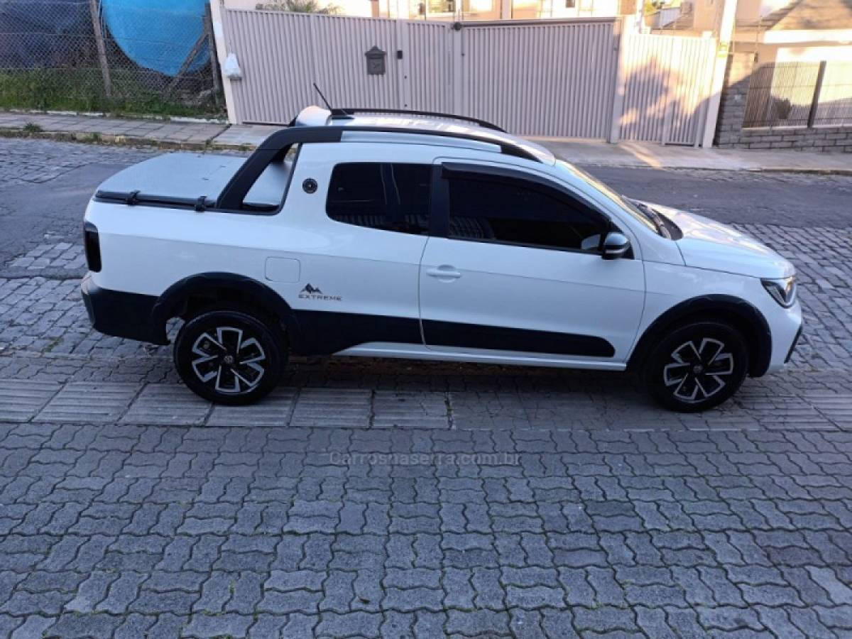 VOLKSWAGEN - SAVEIRO - 2024/2025 - Branca - R$ 111.000,00