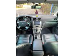 FORD - FOCUS - 2012/2012 - Branca - R$ 49.000,00