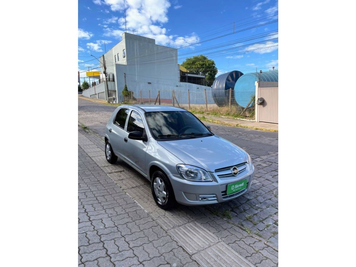 CHEVROLET - CELTA - 2010/2011 - Prata - R$ 31.000,00