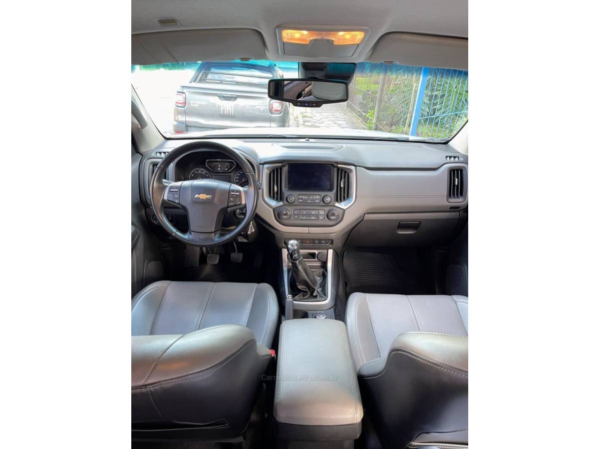 CHEVROLET - S10 - 2016/2017 - Prata - R$ 133.000,00