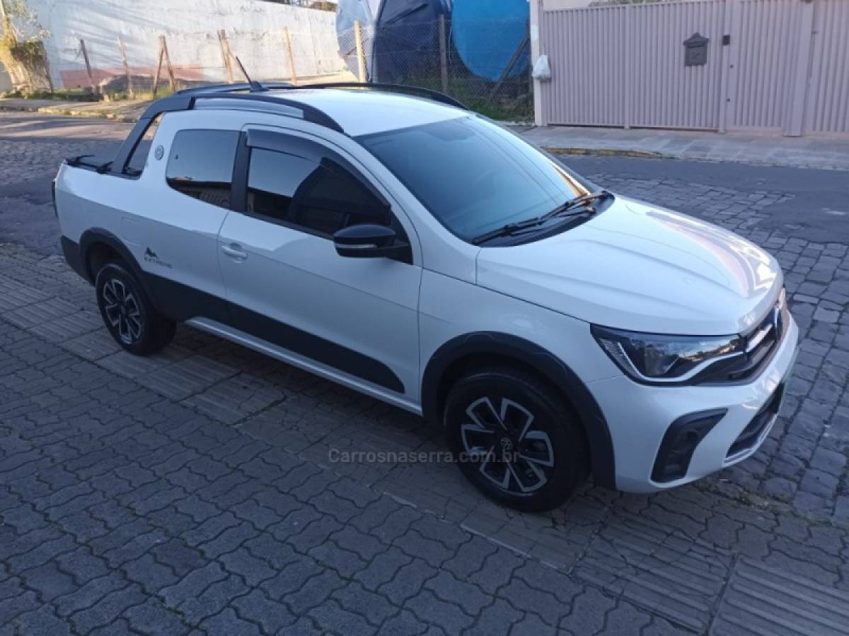 VOLKSWAGEN - SAVEIRO - 2024/2025 - Branca - R$ 111.000,00