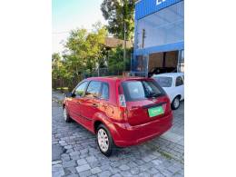FORD - FIESTA - 2009/2010 - Vermelha - R$ 26.000,00