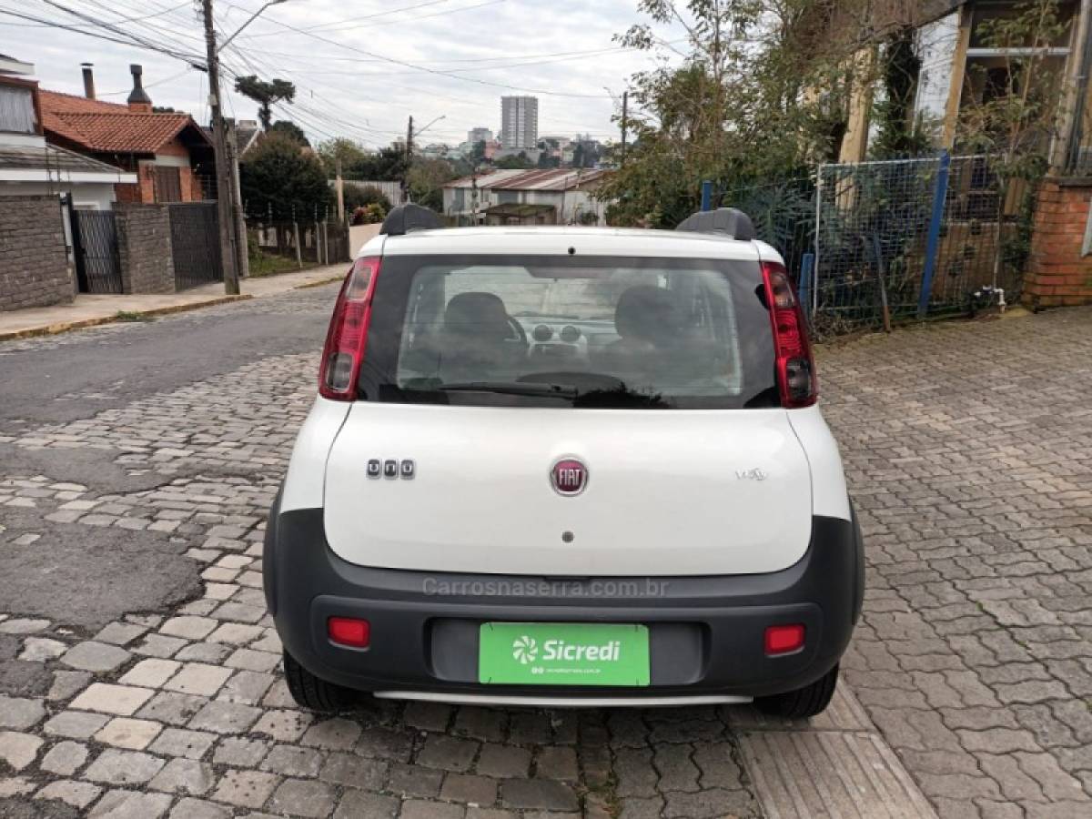 FIAT - UNO - 2013/2014 - Branca - R$ 39.000,00