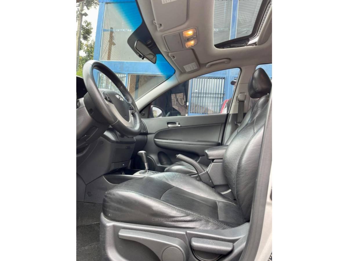 HYUNDAI - I30 CW - 2010/2011 - Prata - R$ 43.500,00