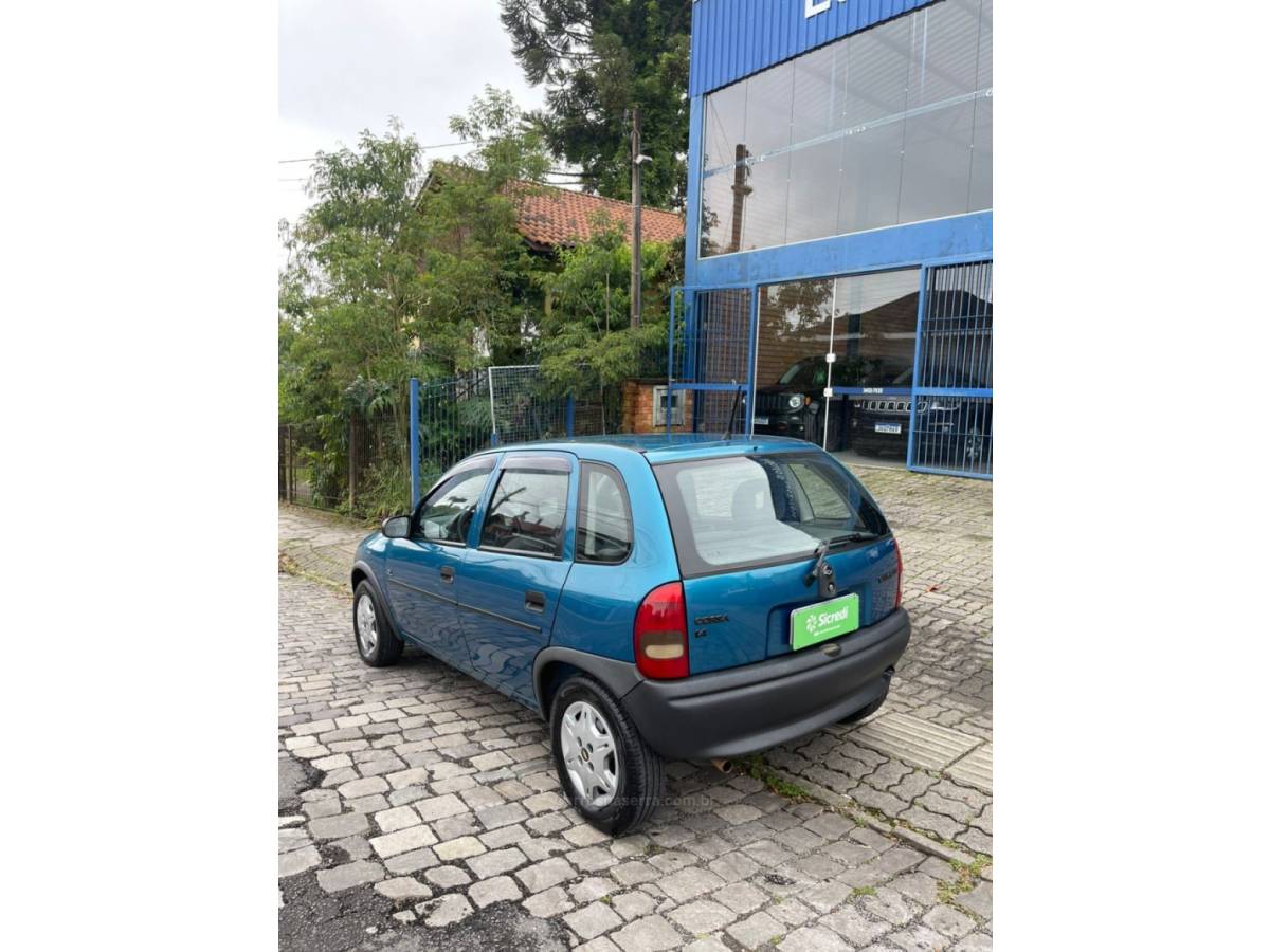 CHEVROLET - CORSA - 1995/1996 - Azul - R$ 18.000,00