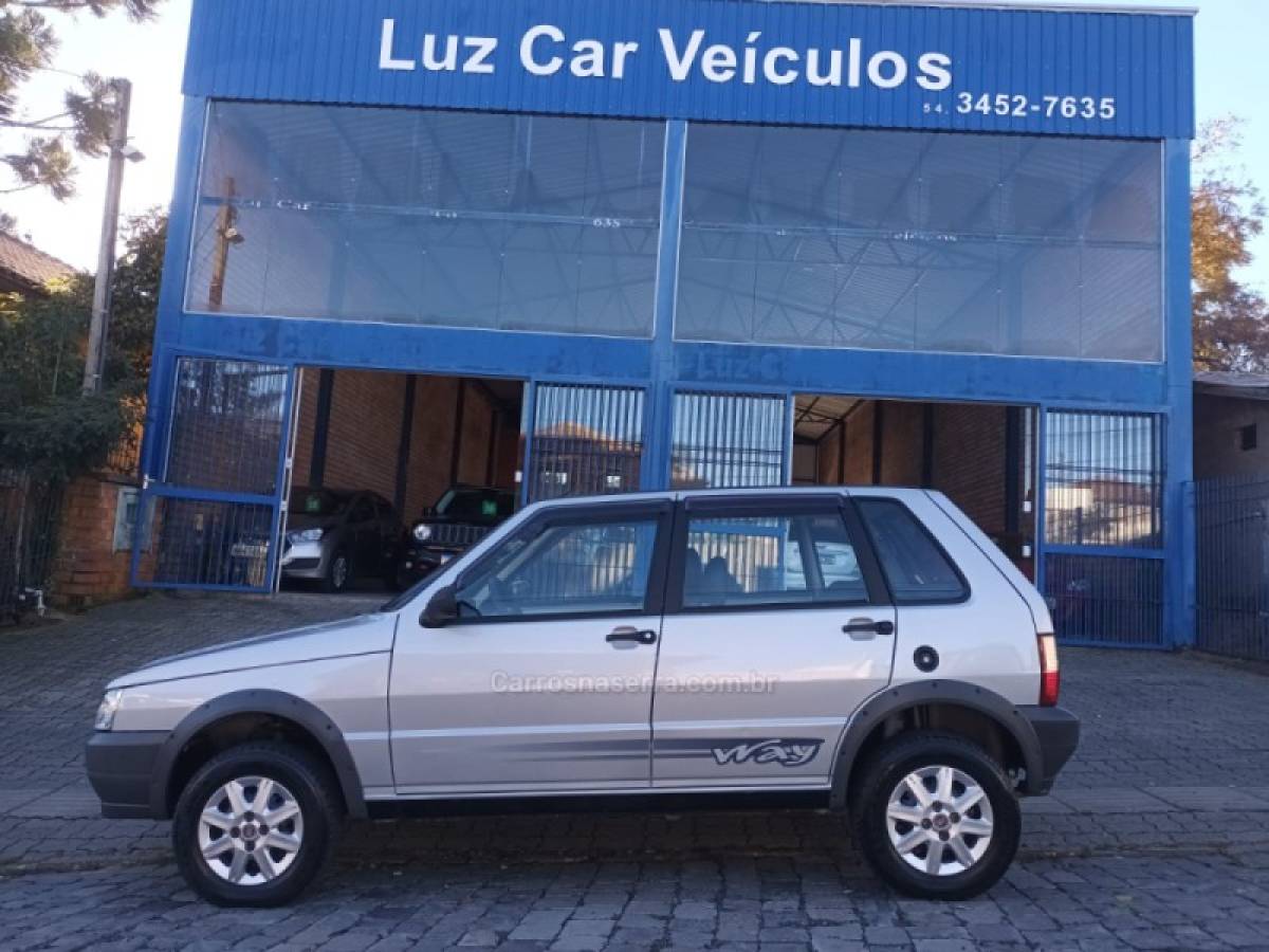FIAT - UNO - 2009/2010 - Prata - R$ 29.800,00