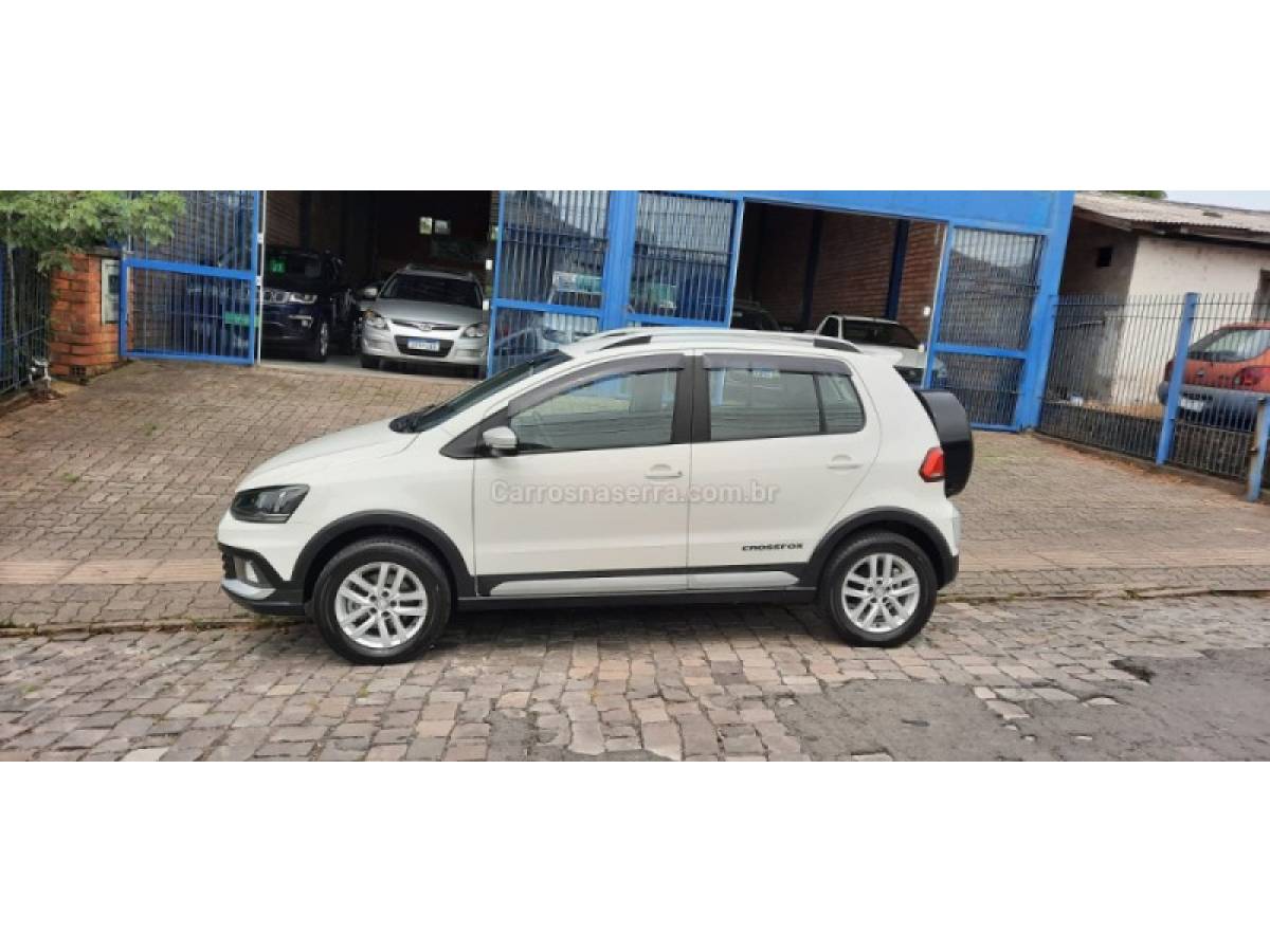 VOLKSWAGEN - CROSSFOX - 2015/2015 - Branca - R$ 56.900,00