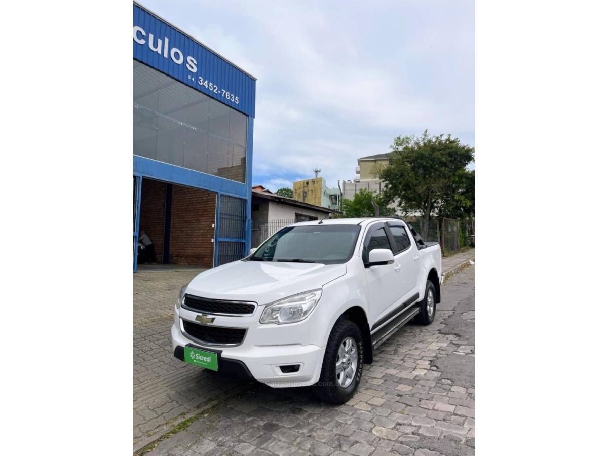 CHEVROLET - S10 - 2015/2015 - Branca - R$ 93.000,00