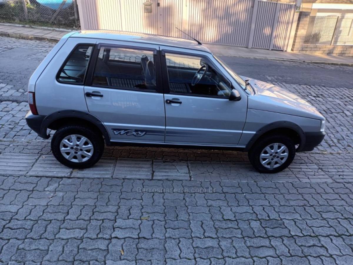 FIAT - UNO - 2009/2010 - Prata - R$ 29.800,00