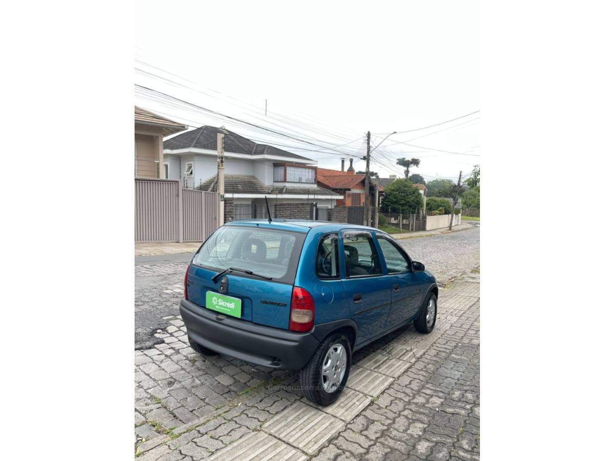 CHEVROLET - CORSA - 1995/1996 - Azul - R$ 18.000,00