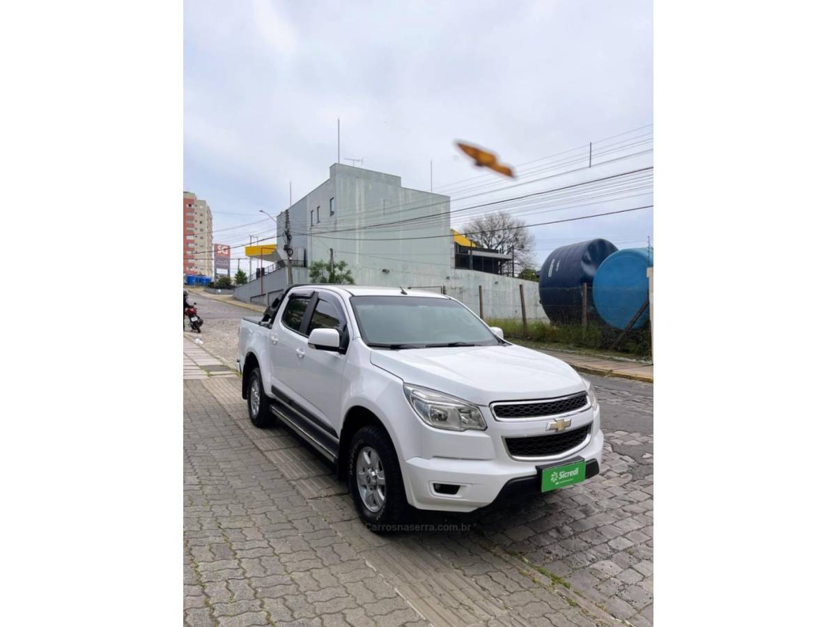 CHEVROLET - S10 - 2015/2015 - Branca - R$ 93.000,00