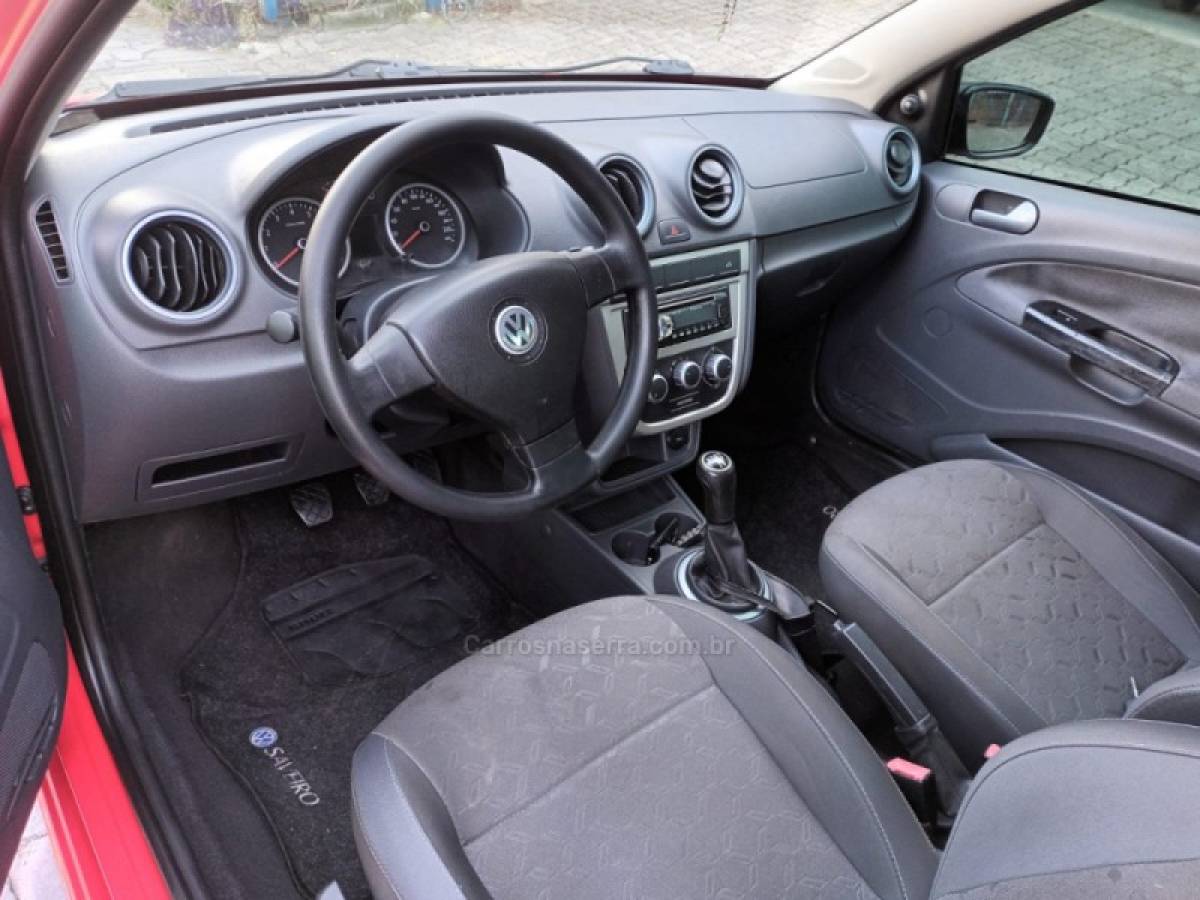 VOLKSWAGEN - SAVEIRO - 2011/2012 - Vermelha - R$ 46.000,00