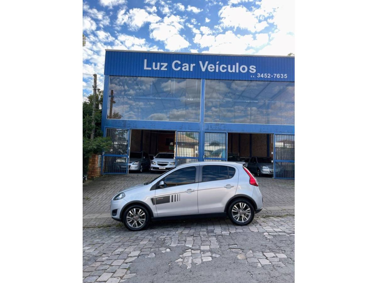 FIAT - PALIO - 2013/2014 - Prata - R$ 44.000,00