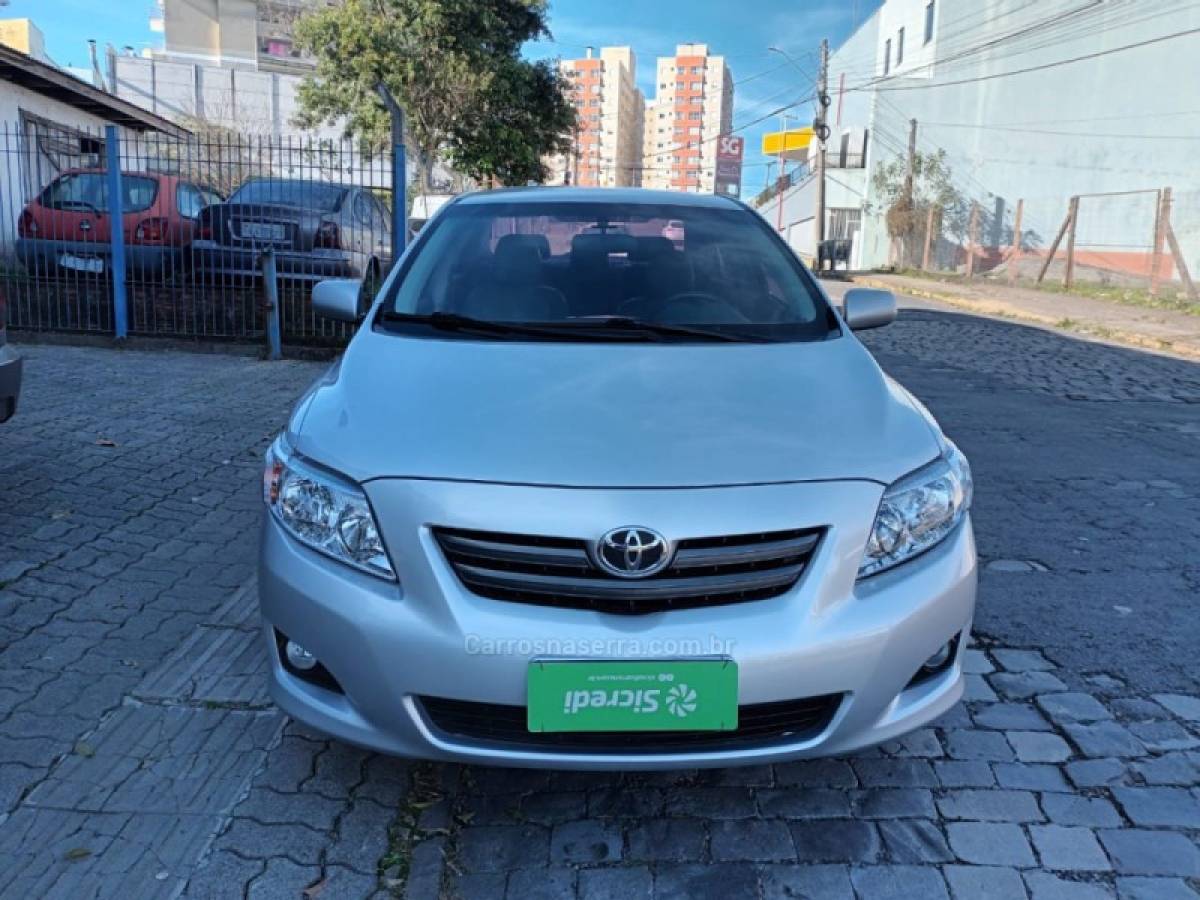 TOYOTA - COROLLA - 2010/2011 - Prata - R$ 57.000,00