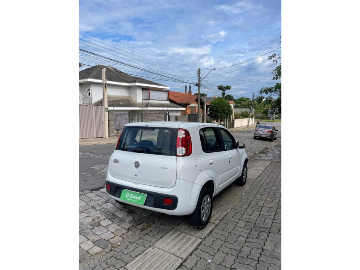 FIAT - UNO - 2011/2012 - Branca - R$ 27.000,00