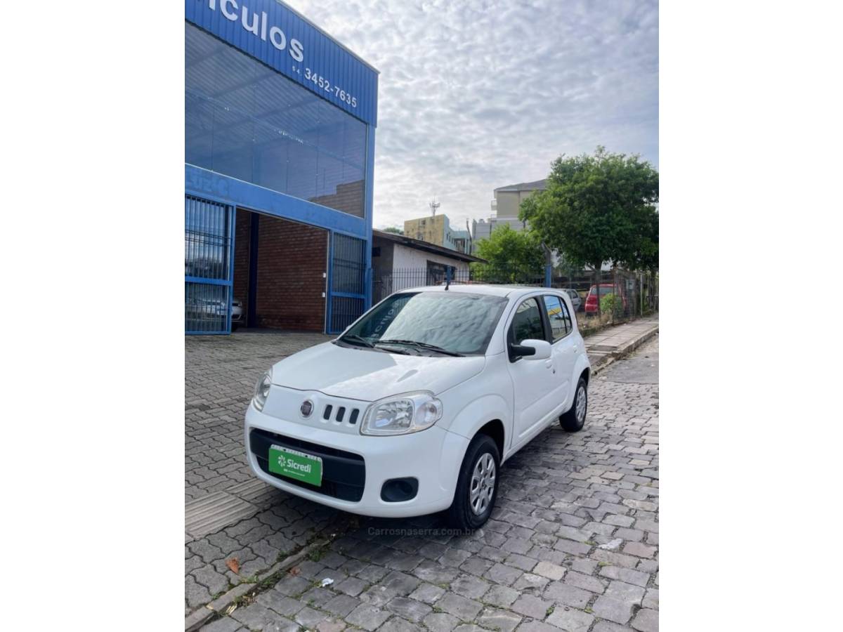 FIAT - UNO - 2011/2012 - Branca - R$ 27.000,00