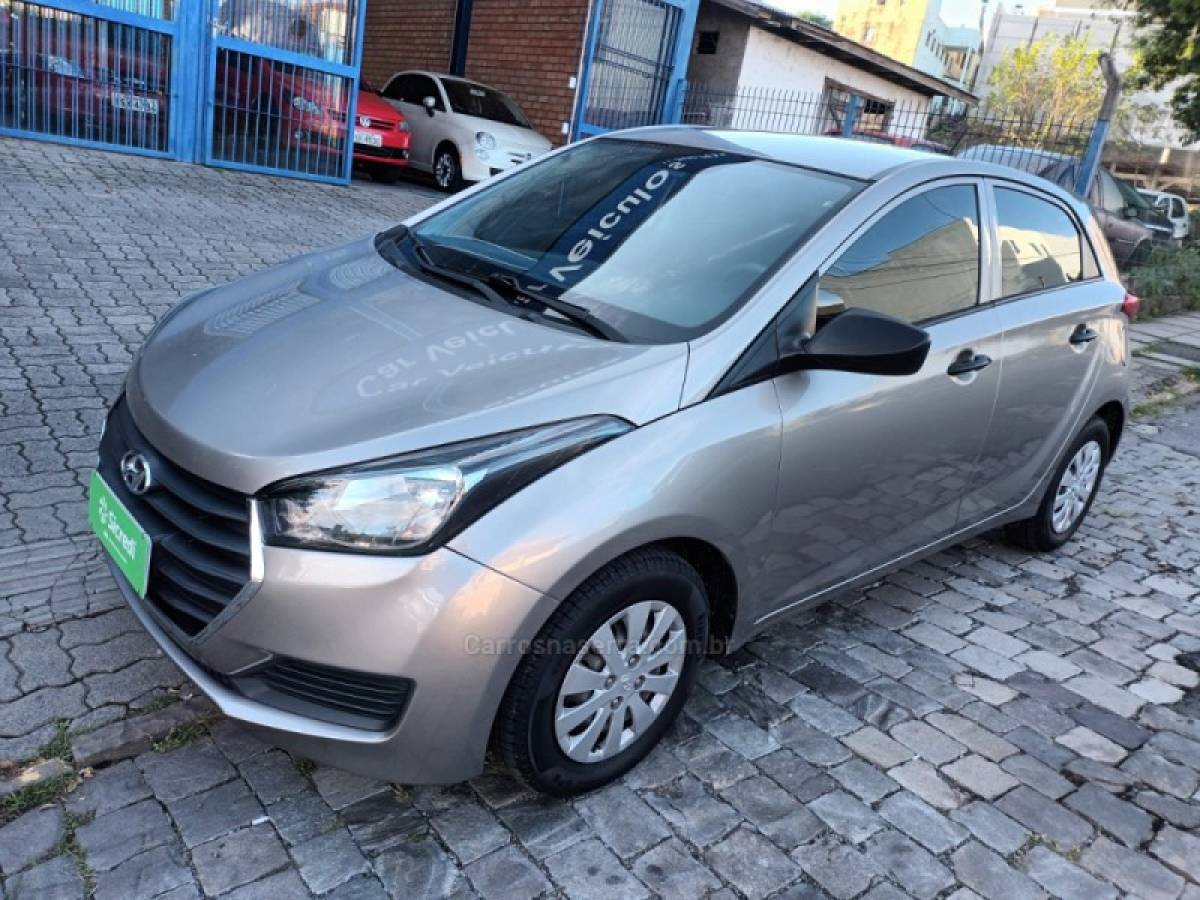 HYUNDAI - HB20 - 2018/2018 - Prata - R$ 55.000,00