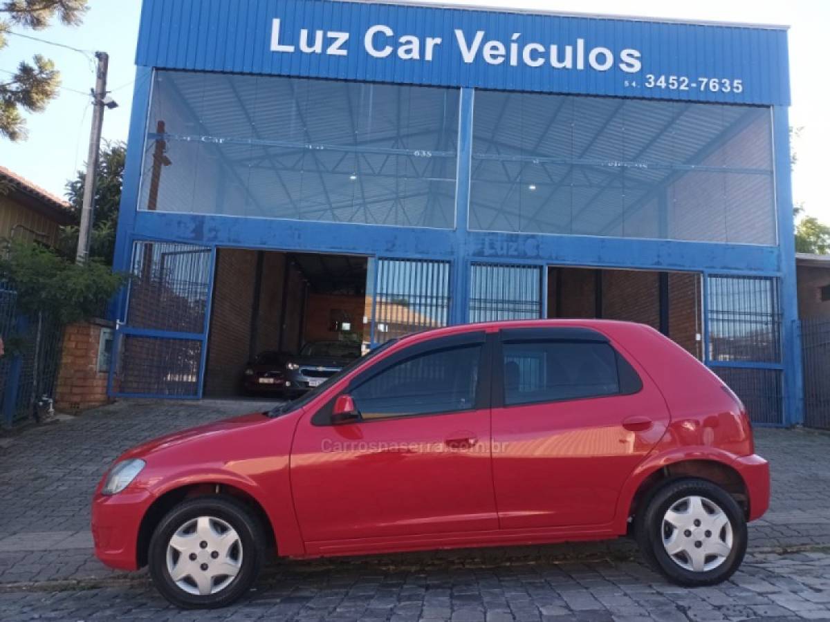 CHEVROLET - CELTA - 2012/2012 - Vermelha - R$ 32.000,00
