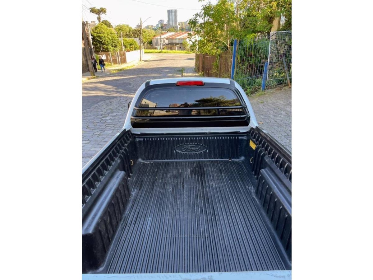 FORD - COURIER - 2012/2012 - Branca - R$ 39.000,00